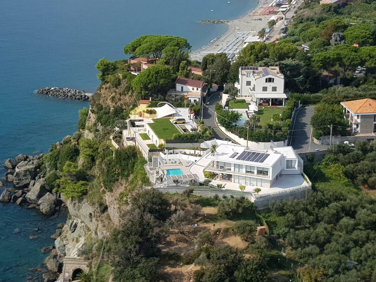 B&B Capo Torre Resort & Spa Albisola Superiore Extérieur photo
