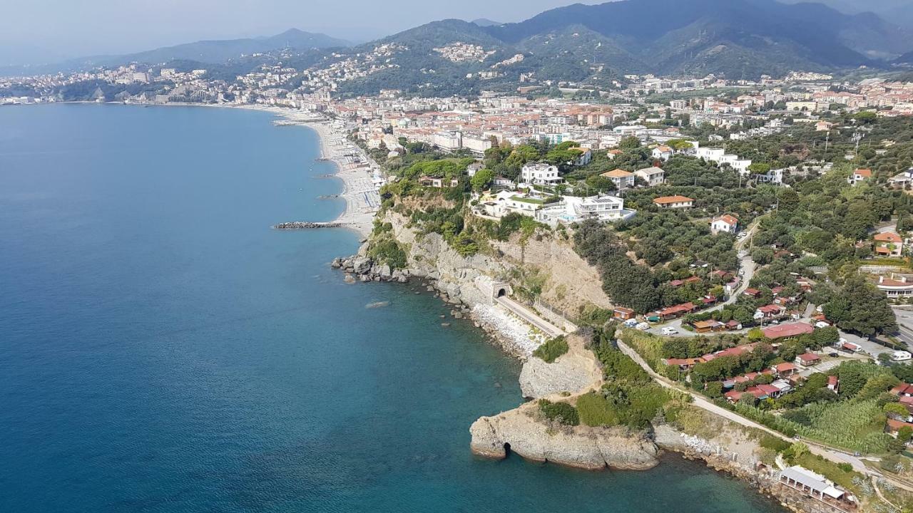B&B Capo Torre Resort & Spa Albisola Superiore Extérieur photo